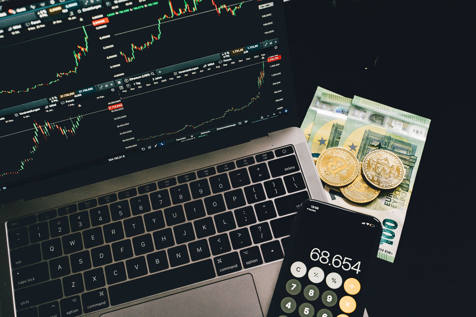 Execution Latency in Algorithmic Trading: Why Milliseconds Decide Outcomes